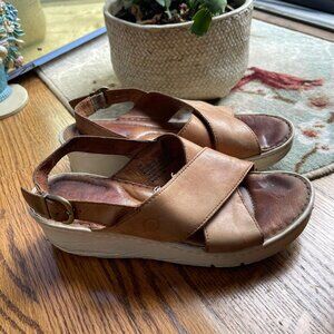 Born Women's Tan and Brown Sandals